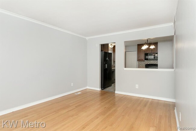 Building Photo - 357 Massoit St