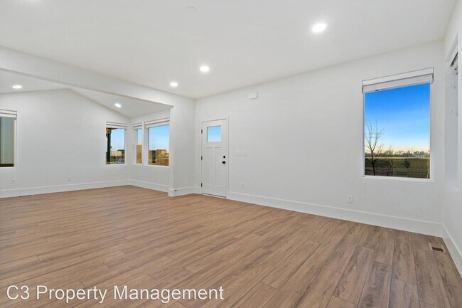 Foto del edificio - 3 br, 2.5 bath House - 5966 Isabella Ave