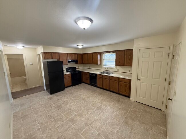 Foto del edificio - Old County Estates