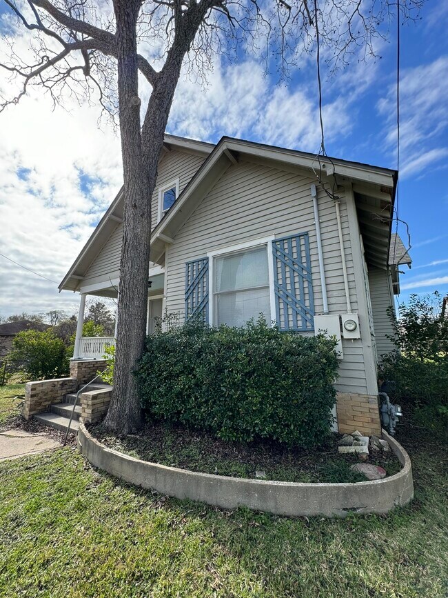 Foto del edificio - 404 Church St