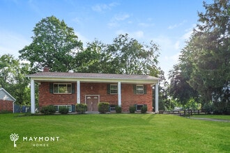 Building Photo - 8505 Goldfinch Way