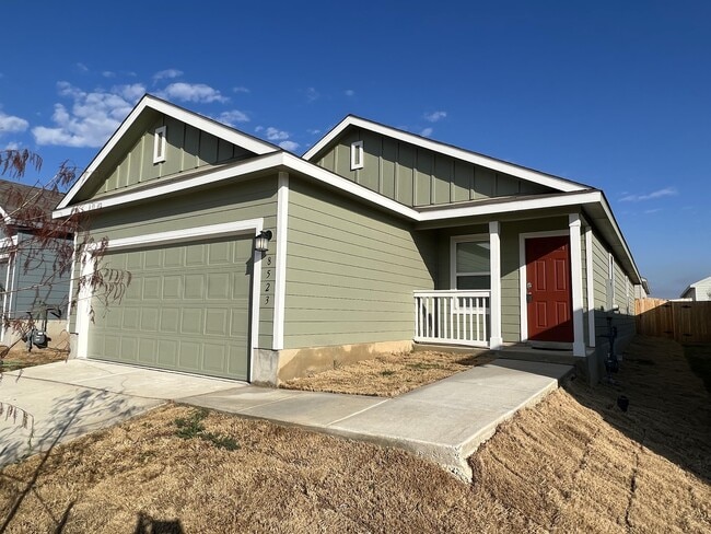 Foto del edificio - 8523 Grosbeak Cv