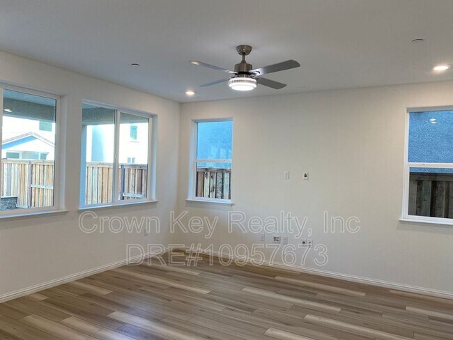 Building Photo - 2789 Penrose Ln
