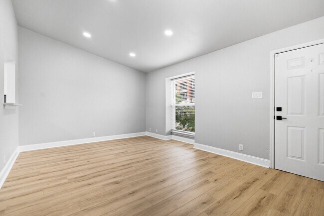 Foto del edificio - 4949 Hamilton Wolfe Rd