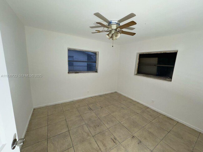 Foto del edificio - 5615 NW 14th St