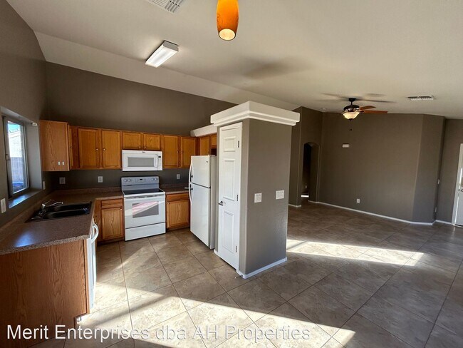 Building Photo - 3 br, 2 bath House - 19464 N BRADEN RD