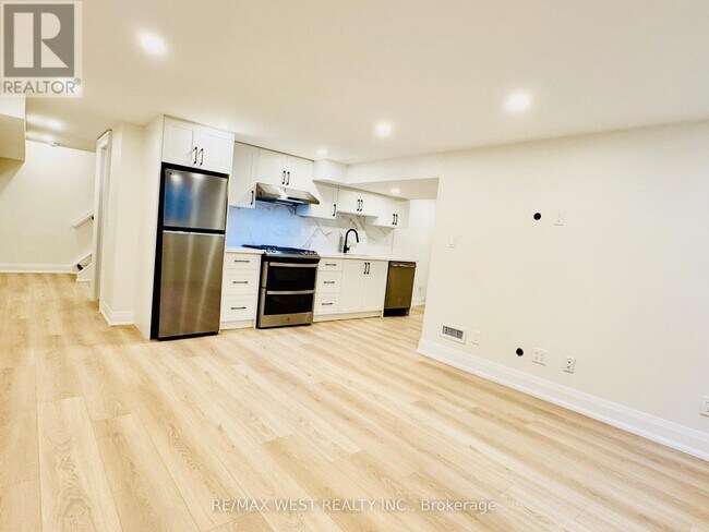 Building Photo - 2 Wichey Rd