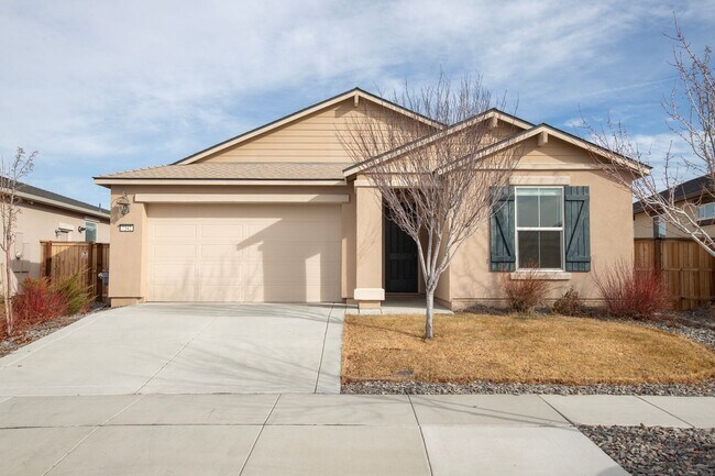 Building Photo - Golden Valley Rental in Newer Home