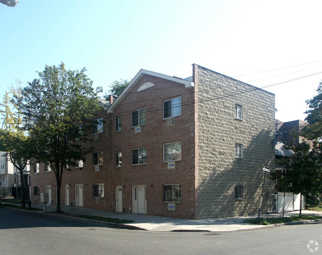 Primary Photo - 2450-2452 Frisby Ave