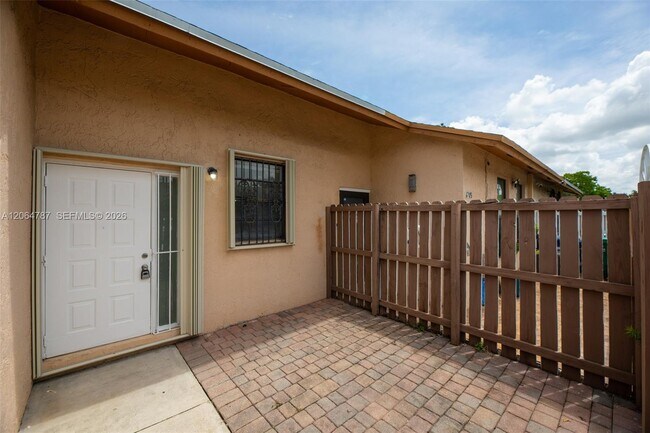 Foto del edificio - 6707 NW 193rd Ln