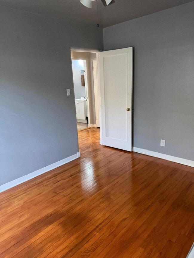Foto del edificio - 516 Ash St SE