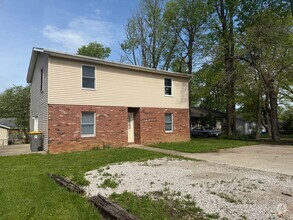 Building Photo - 1110 S Park Ave