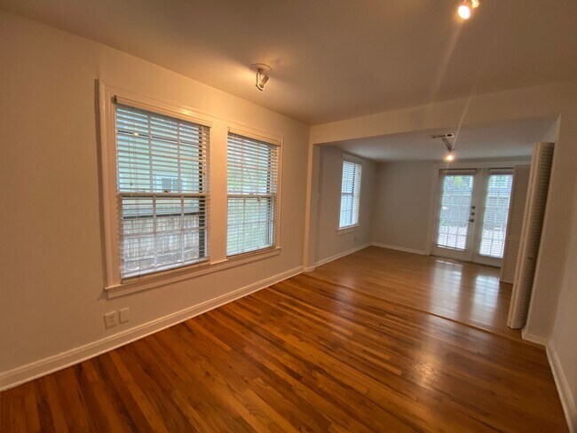 Building Photo - 4912 Avenue G