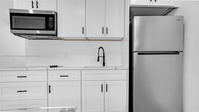 Foto del edificio - 32 SW 9th St