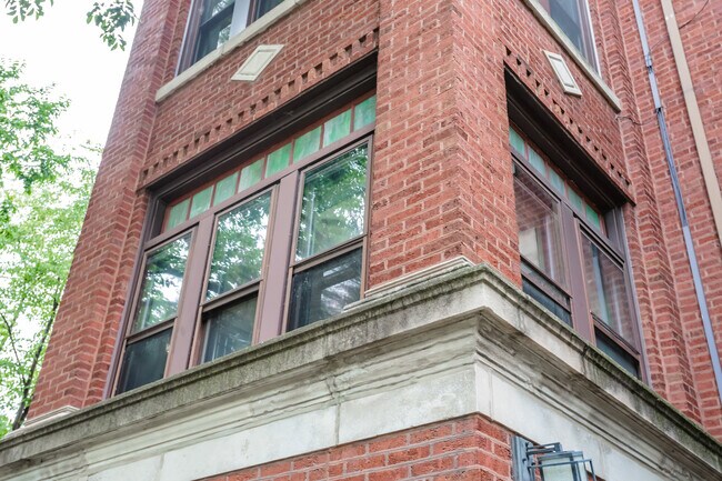 Building Photo - 5142 S Greenwood Ave