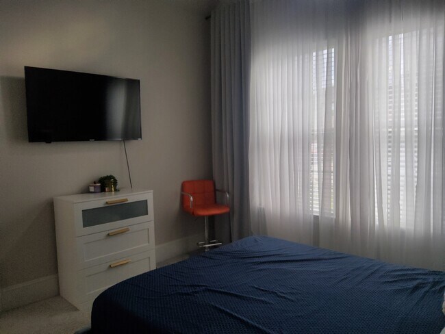 Foto del edificio - 8914 Corella Ln