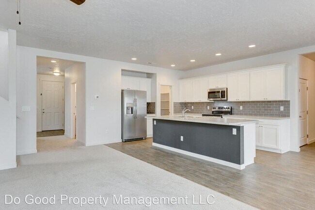 Foto del edificio - 5 br, 2.5 bath House - 62 W Wausau St