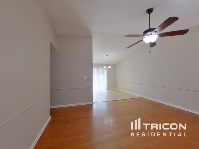 Foto del edificio - 2500 Justin Ct