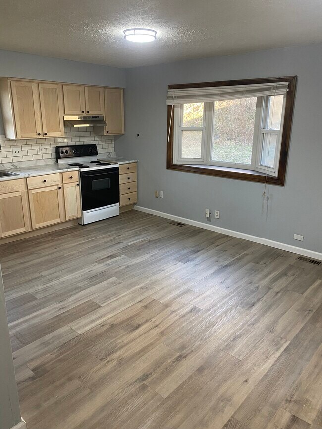 10 Holloway Dr, Collinsville, IL 62234 Townhome Rentals in