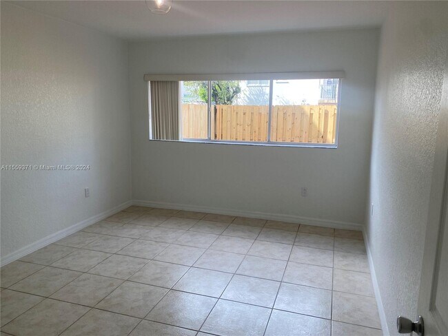 Foto del edificio - 7725 SW 88th St