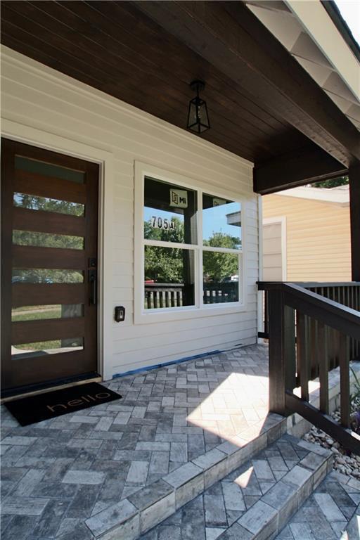 Building Photo - 705 Harris Ave