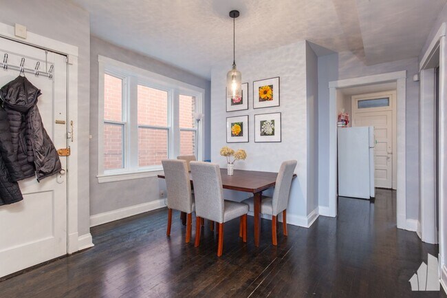 Foto del edificio - 1538 W Wrightwood Ave