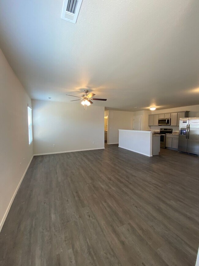 Building Photo - *Pre-leasing* Three Bedroom | Two Bathroom...