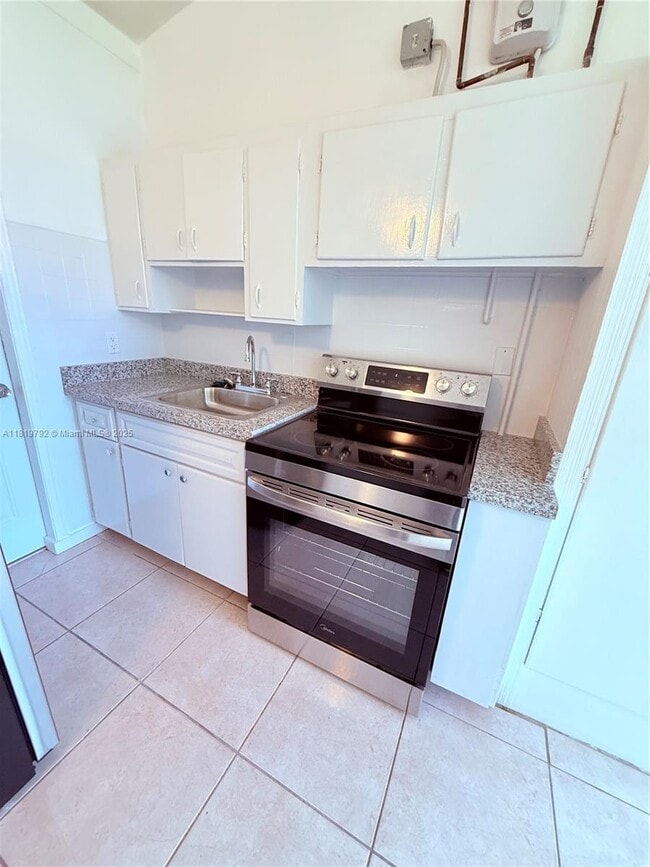 Foto del edificio - 1045 NE 80th St
