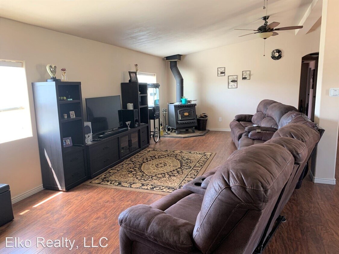 Primary Photo - 4 br, 2 bath House - 535 Tiffany Drive