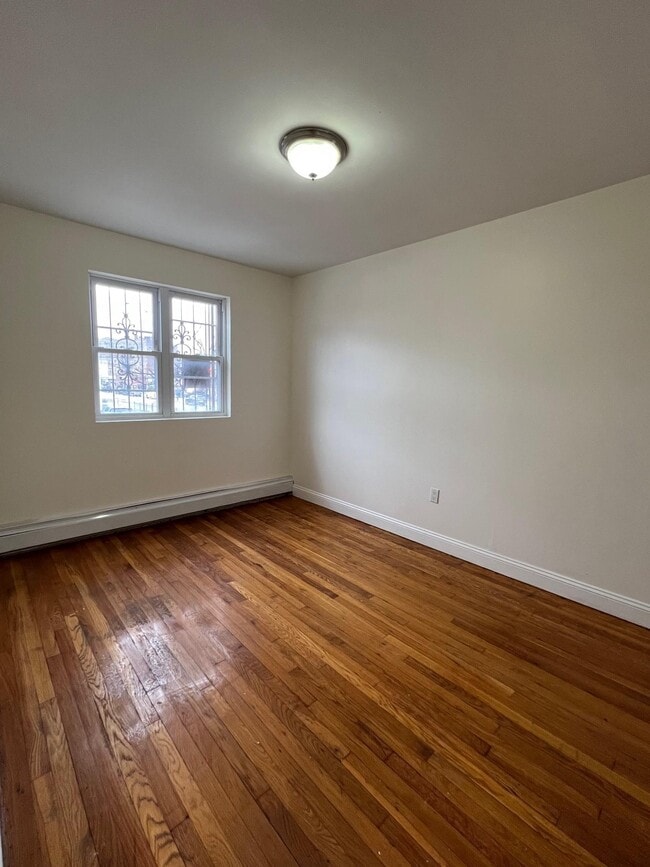 Building Photo - 4385 Wickham Ave