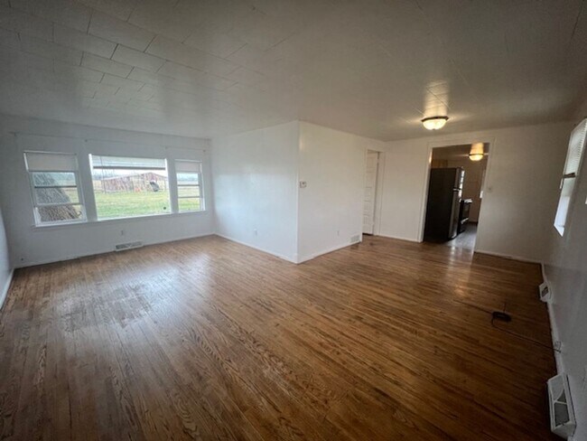 Foto del edificio - Pending application....10863 Meridian Rd, ...
