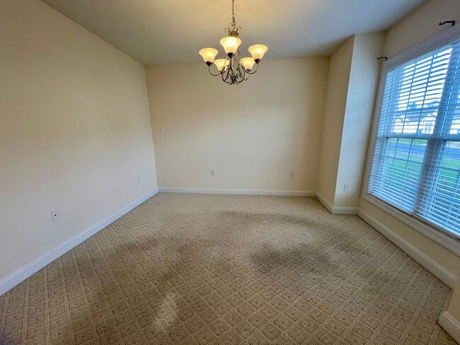 Building Photo - 2 Bedroom Townhouse in Campbell County