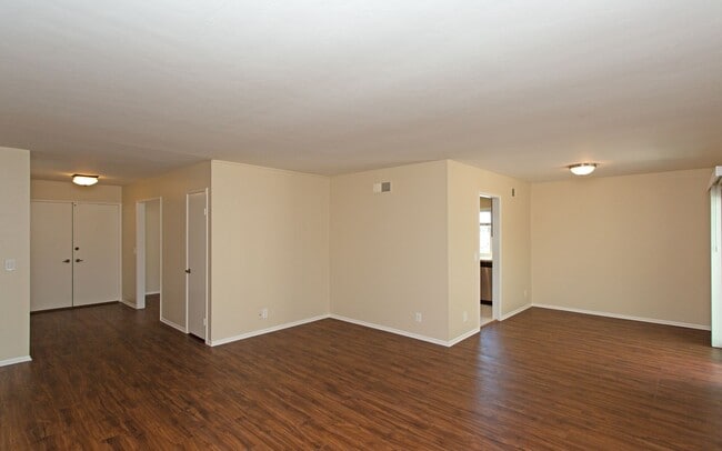 Building Photo - Beautiful 3 Bedroom Carlsbad Home!