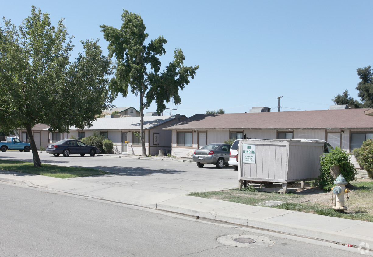 Building Photo - Railroad Apartments