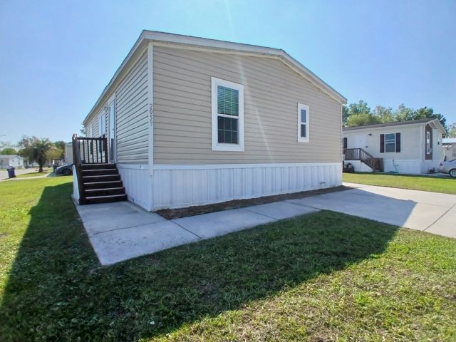 Building Photo - 2059 Wake Forest Dr