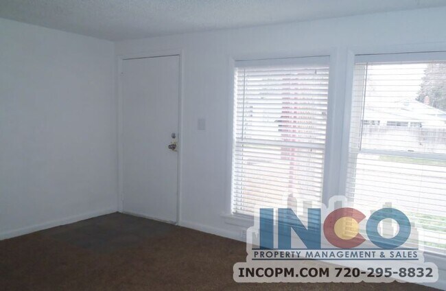 Foto del edificio - Great Location! 2 bed 1 bath ranch style D...