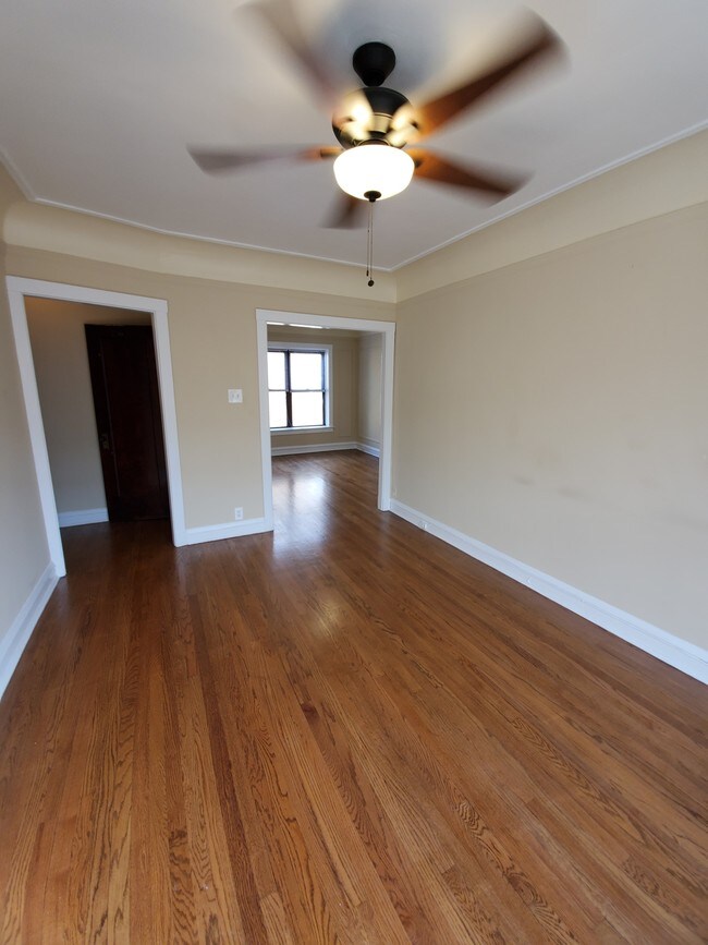 Foto del edificio - 6520 N Glenwood Ave