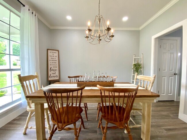 Foto del edificio - 110 Honeysuckle Ct