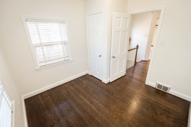 Foto del edificio - 5311 42nd Pl NW