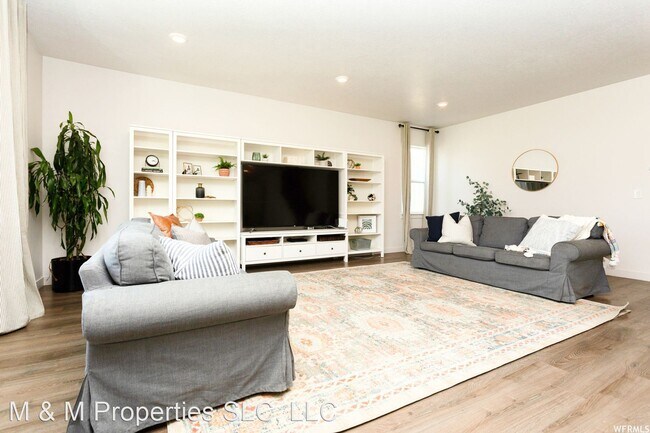 Foto del edificio - 6 br, 3.5 bath House - 4301 E Harvest Crop Dr
