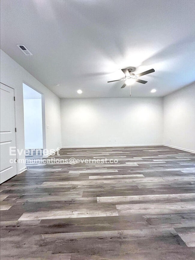 Building Photo - 3621 Quail Dr