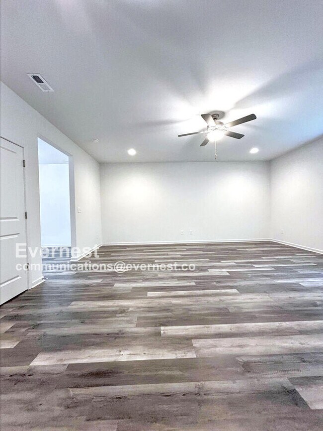 Foto del edificio - 3621 Quail Dr