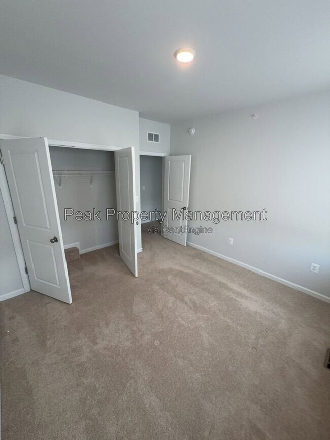 Building Photo - 9256 Magellan Pkwy