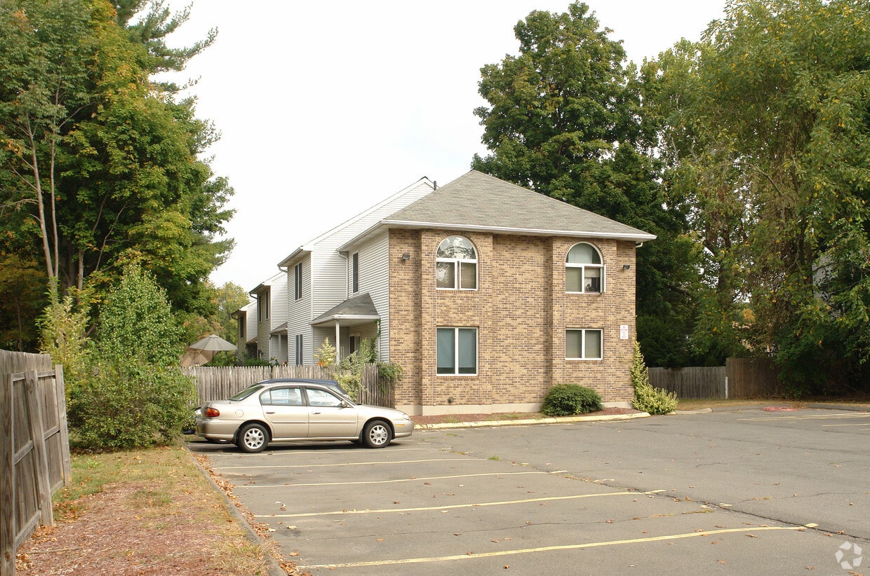 Building Photo - 57 Washington St
