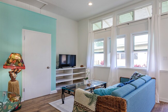 extra closet space, cable TV - 244 Awakea Rd