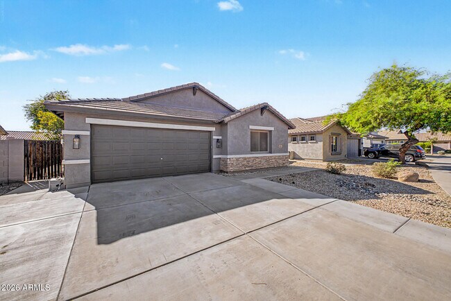 Building Photo - 614 S 111th Dr