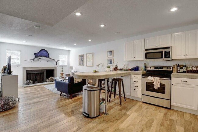 Foto del edificio - 1101 Shoal Creek Blvd