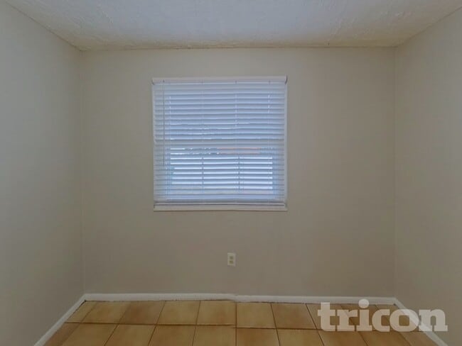 Foto del edificio - 2821 Honey Bear Ct