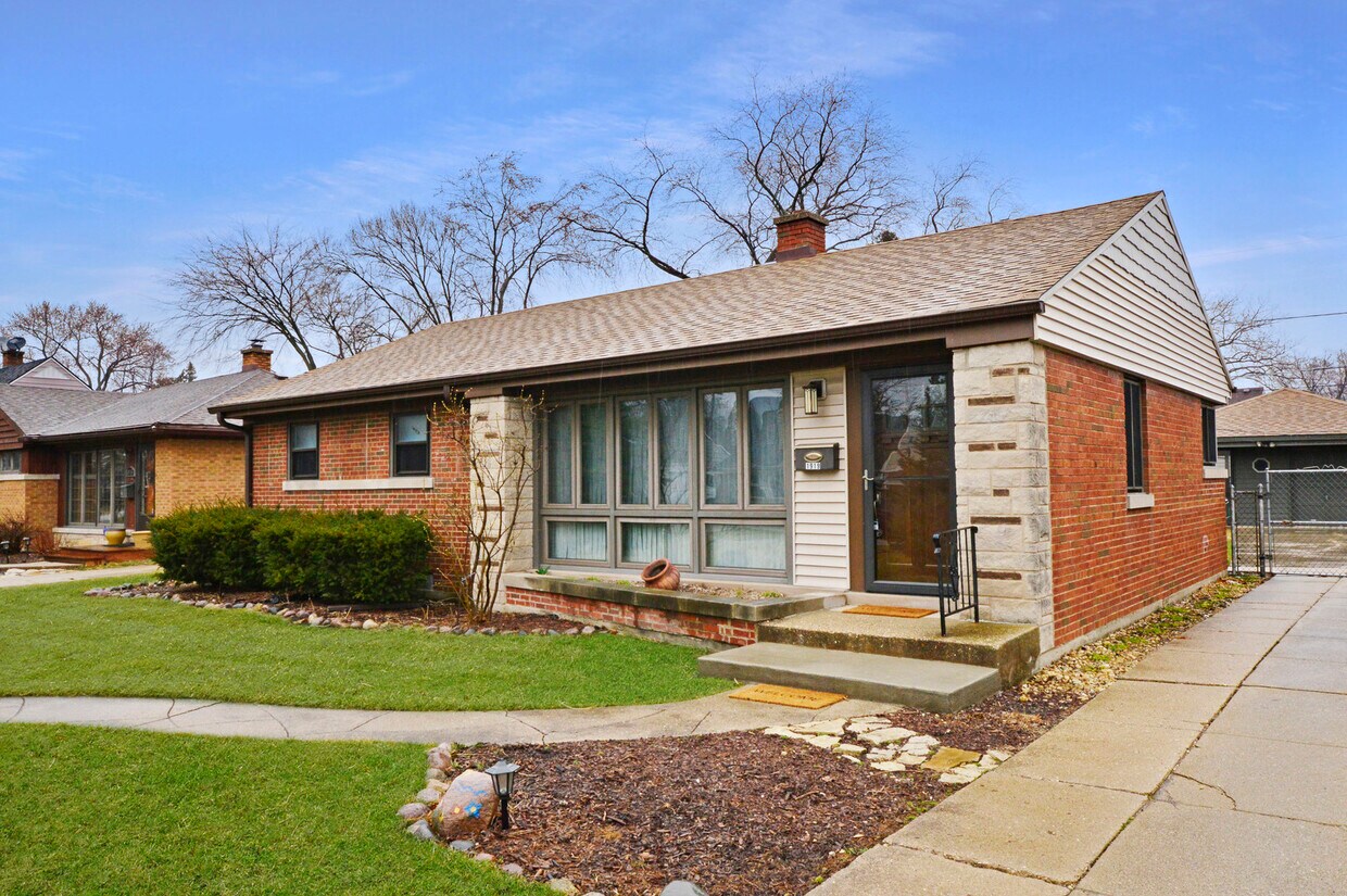 Foto principal - 1919 S Prospect Ave