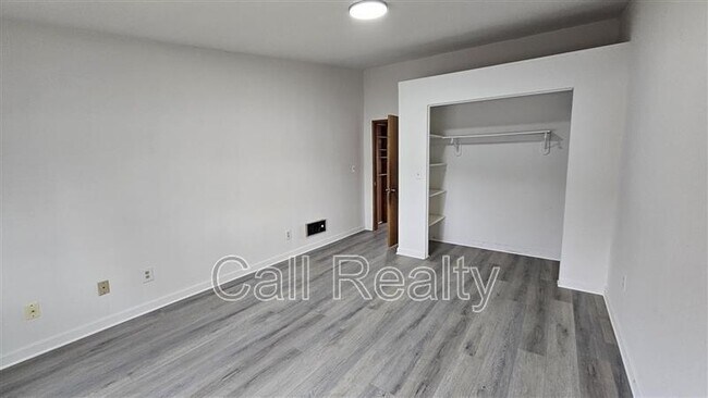 Building Photo - 224 N Conklin Rd